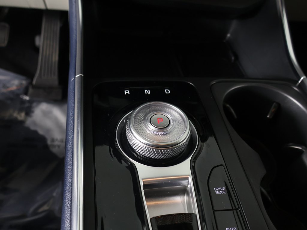 Used 2025 Kia Carnival EX image 48