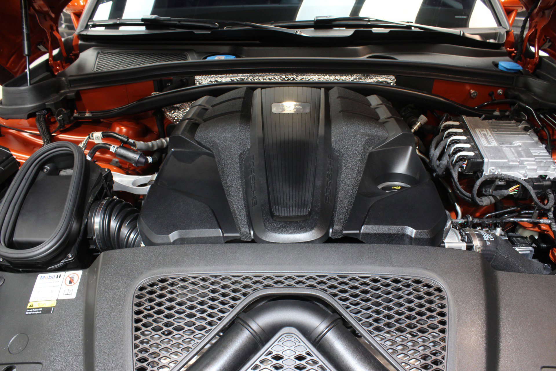 Used 2023 Porsche Macan GTS w/ Premium Package Plus image 25