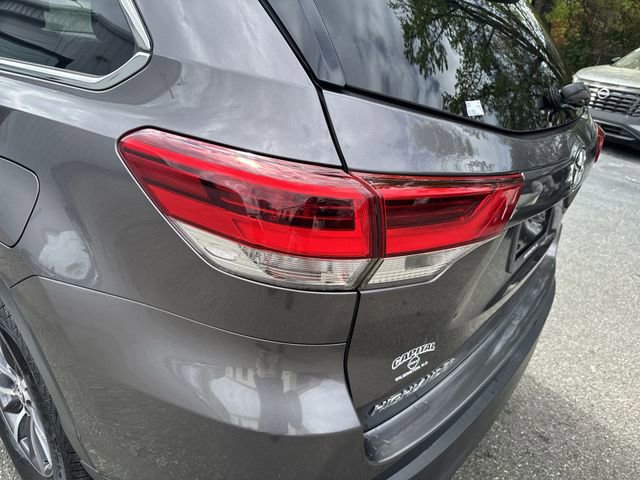 Used 2019 Toyota Highlander XLE FWD image 34