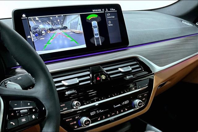 Used 2023 BMW 530i xDrive w/ Premium Package image 6