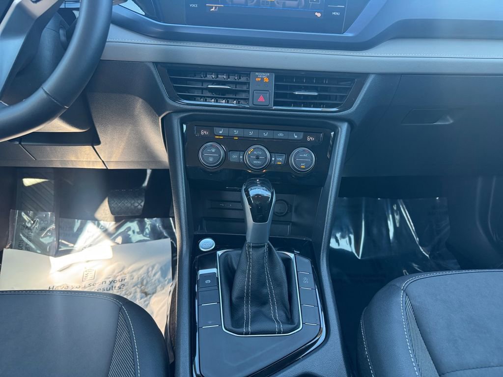 Used 2024 Volkswagen Taos SE image 11