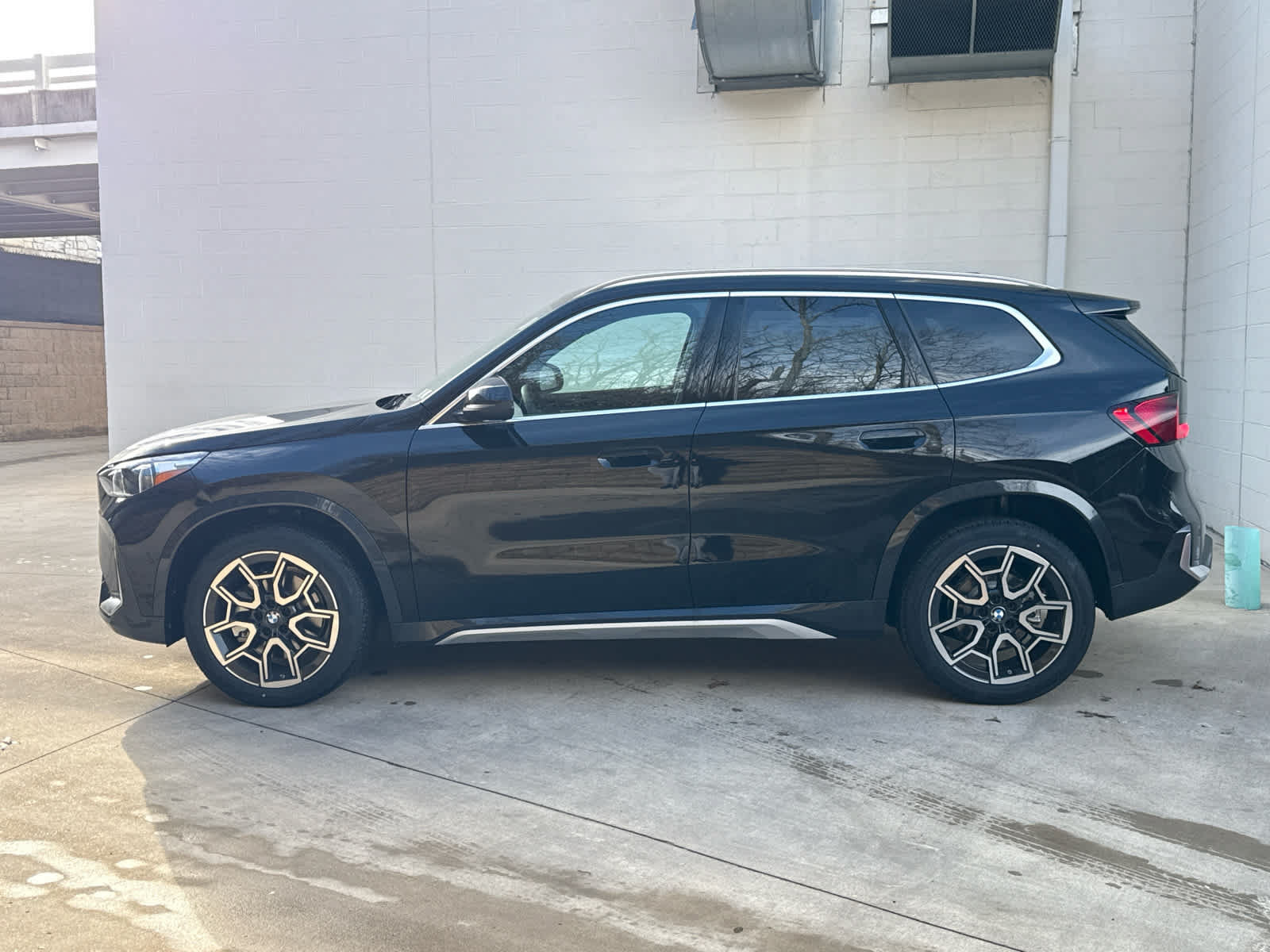 Used 2026 BMW X1 xDrive28i w/ Convenience Package AWD/4WD image 5