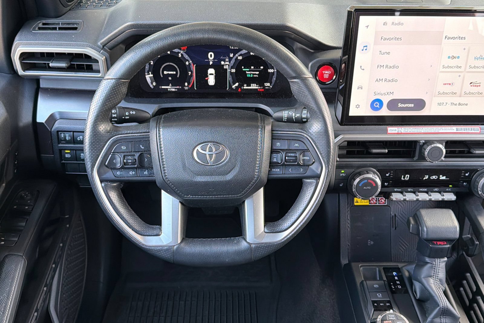 Used 2025 Toyota 4Runner TRD Off-Road Premium AWD/4WD image 18