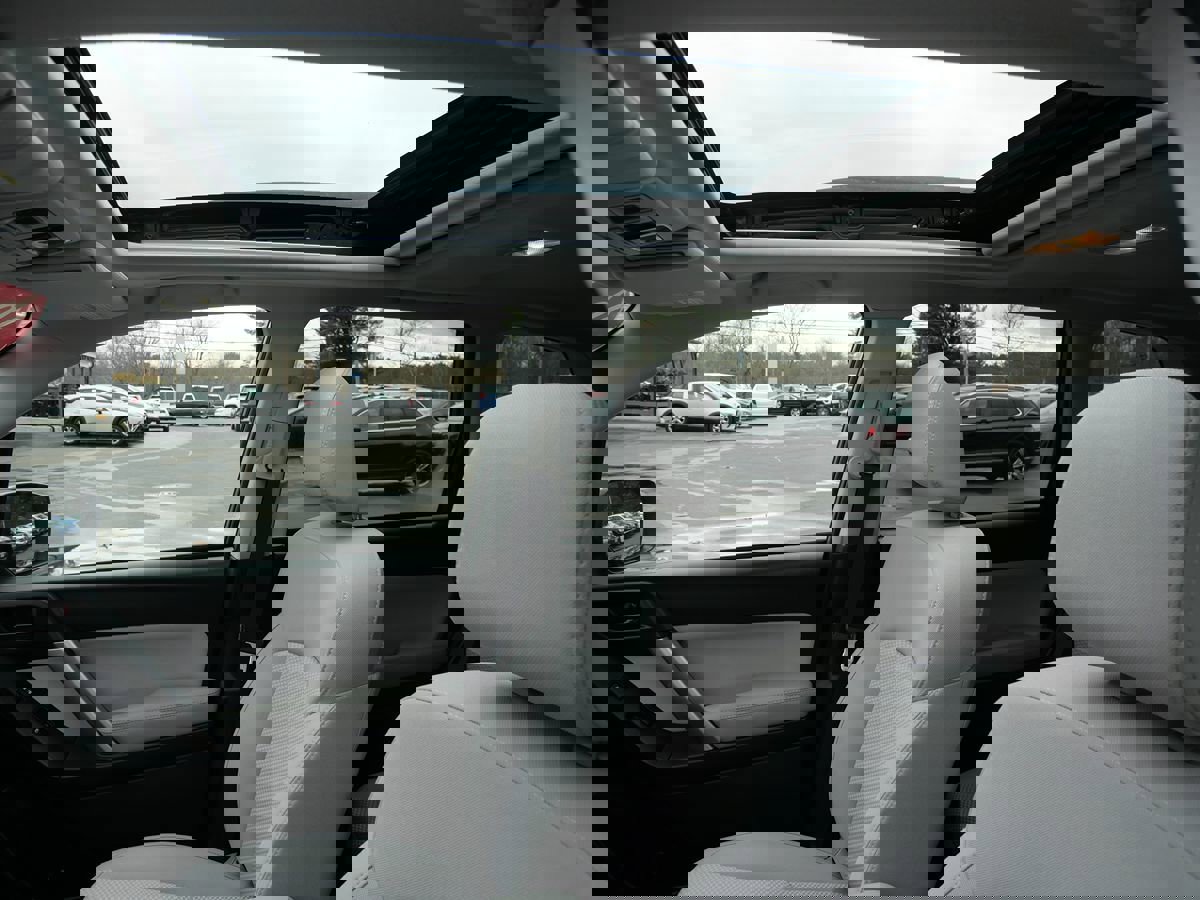 Used 2016 Subaru Forester 2.5i Premium w/ All-Weather Package image 11