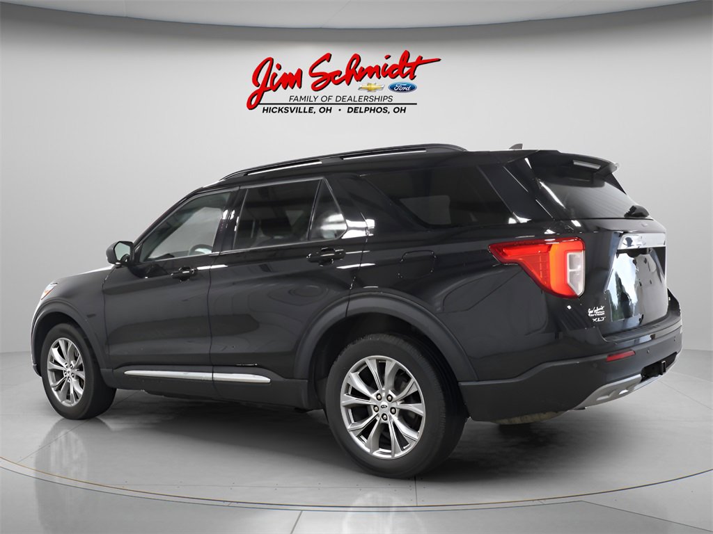 Used 2023 Ford Explorer XLT w/ Equipment Group 202A image 4