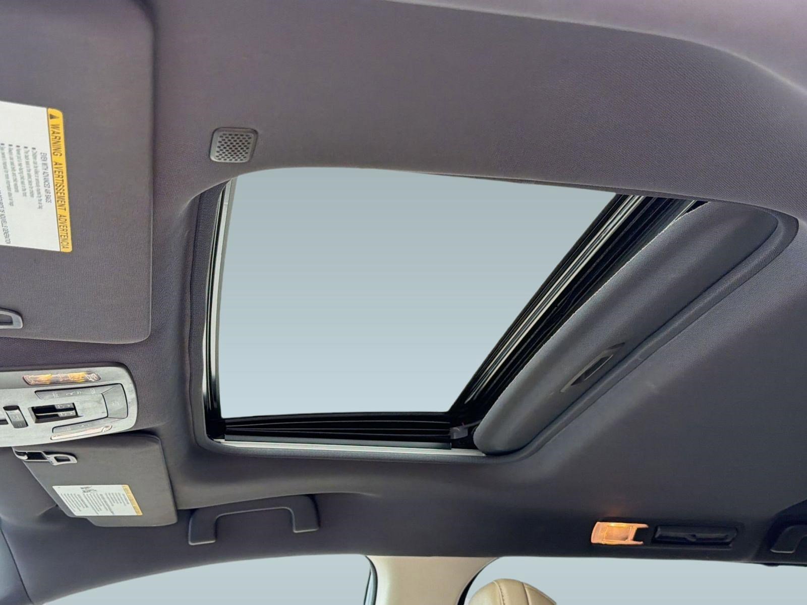 Used 2023 Toyota Sienna XLE FWD image 14