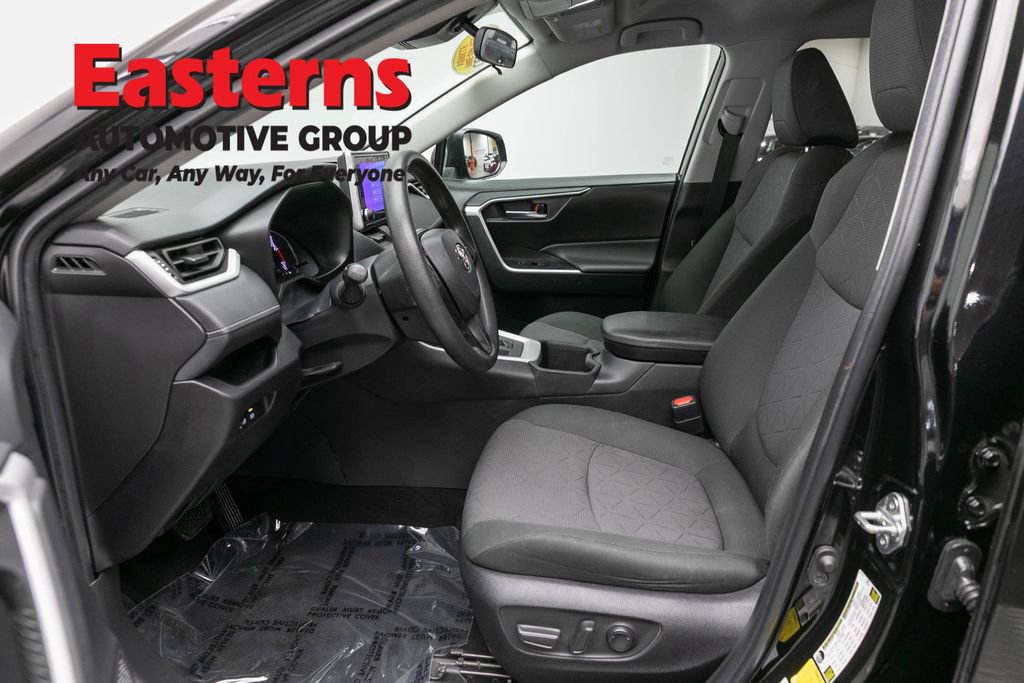 Used 2023 Toyota RAV4 XLE AWD/4WD image 13