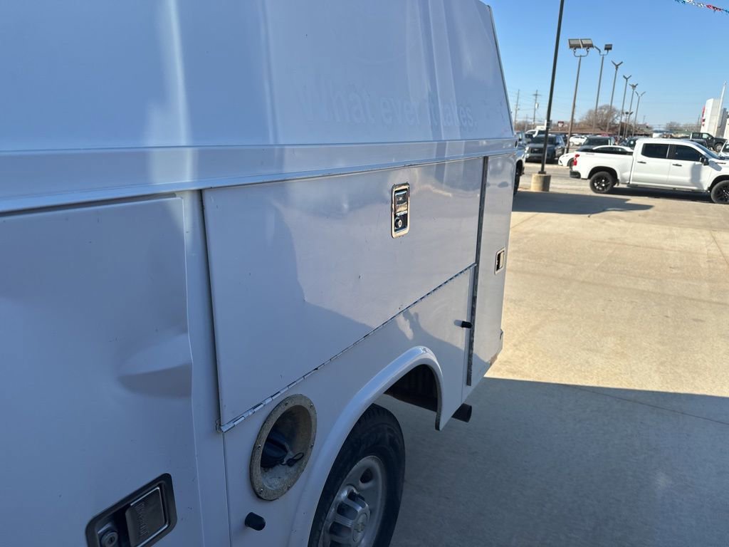 Used 2011 Chevrolet Express 3500 image 25