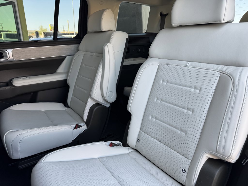 Used 2024 Hyundai Santa Fe Calligraphy image 38