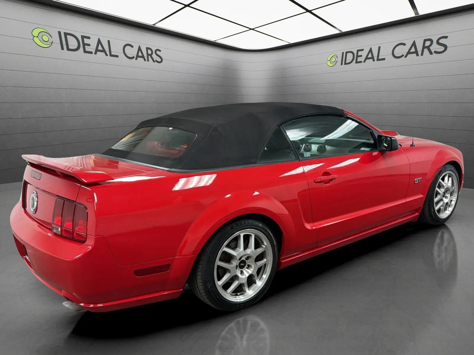 Used 2005 Ford Mustang GT RWD image 5