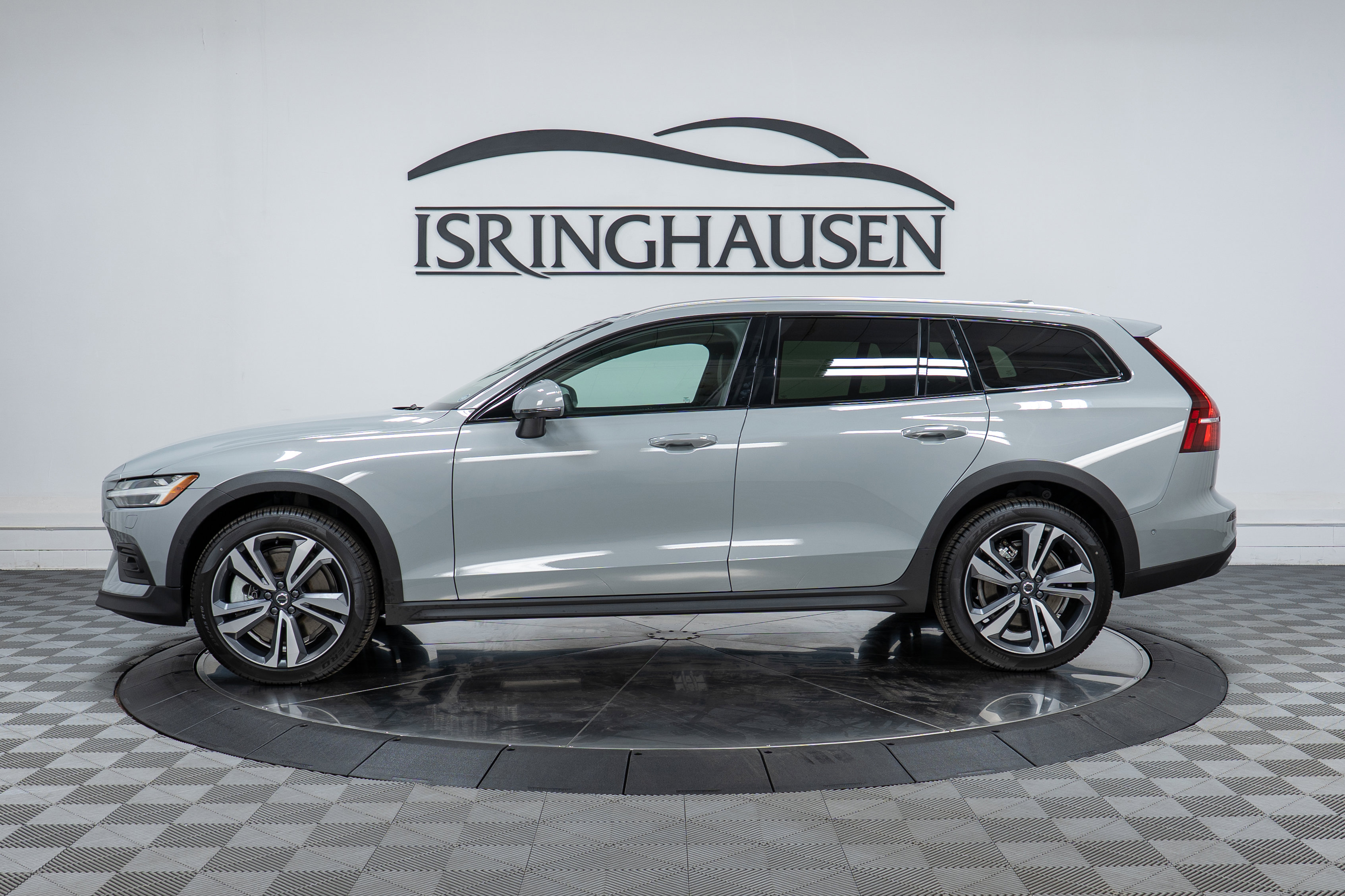 New 2026 Volvo V60 B5 Cross Country Plus w/ Climate Package image 8