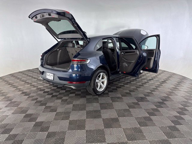 Used 2020 Porsche Macan AWD/4WD image 19