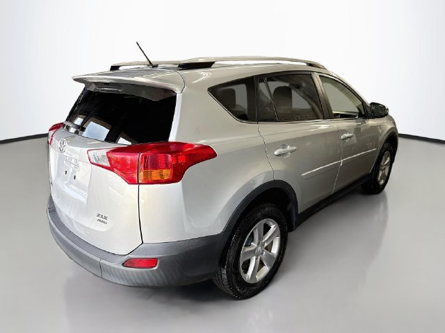 Used 2013 Toyota RAV4 XLE AWD/4WD image 7