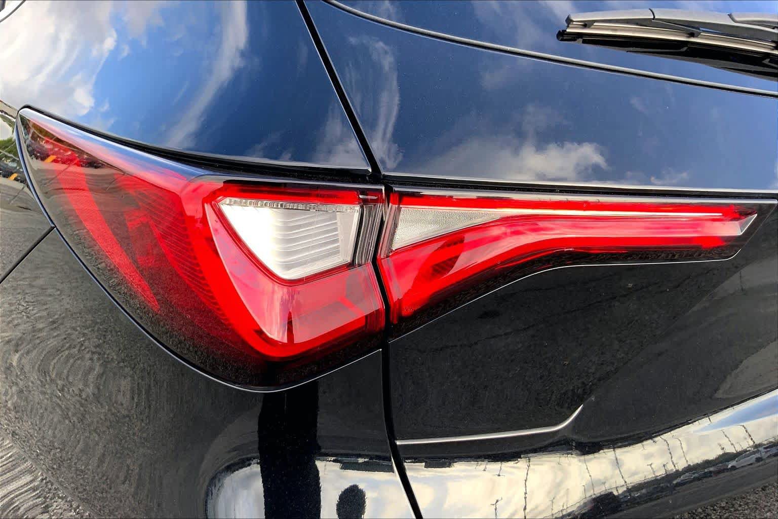 Used 2024 Acura MDX SH-AWD w/ Technology Package image 28