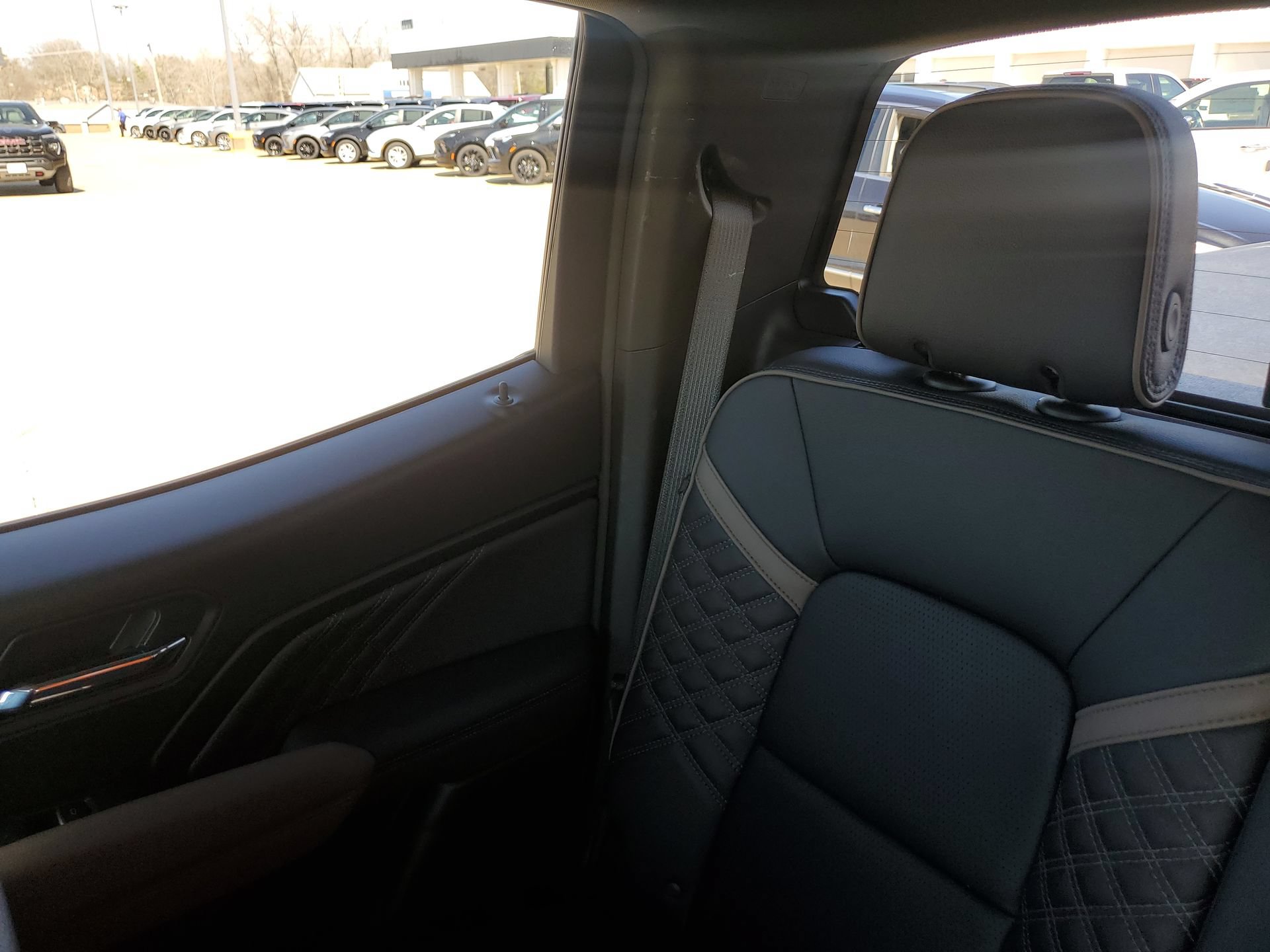 Used 2025 GMC Canyon Denali AWD/4WD image 13