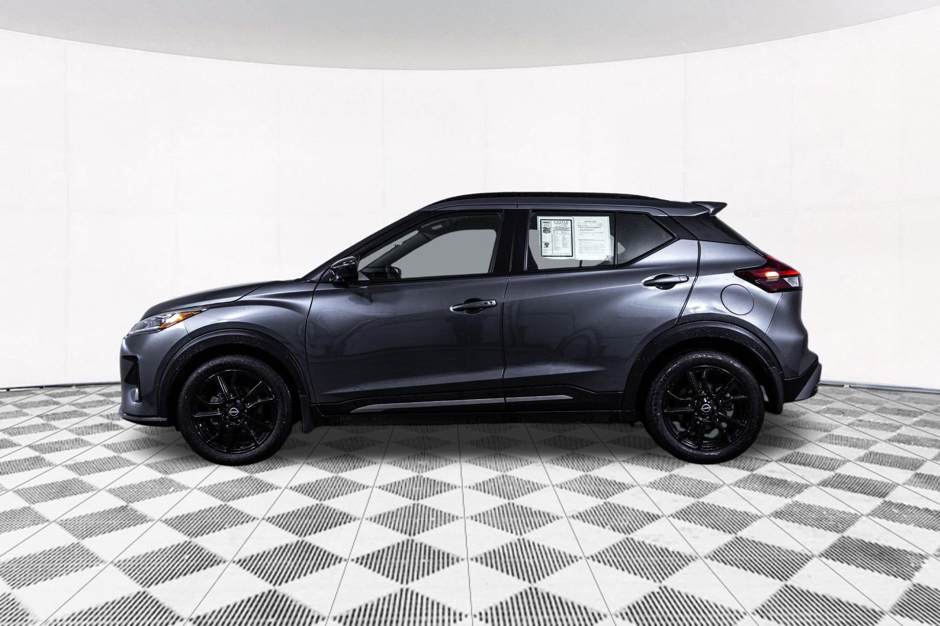 Used 2024 Nissan Kicks SR FWD image 13