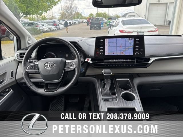 Used 2022 Toyota Sienna Limited AWD/4WD image 15