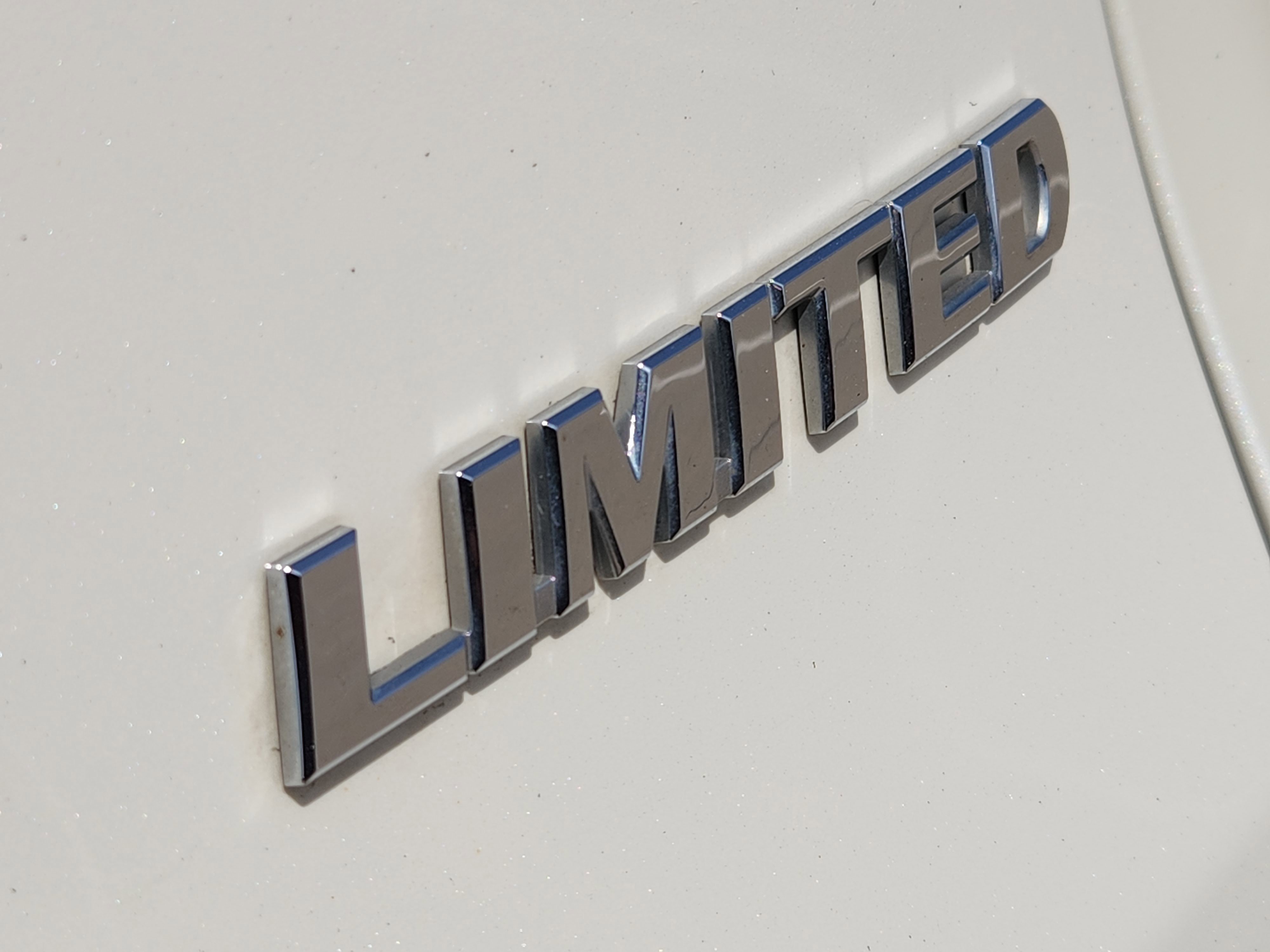 Used 2022 Toyota RAV4 Limited image 12