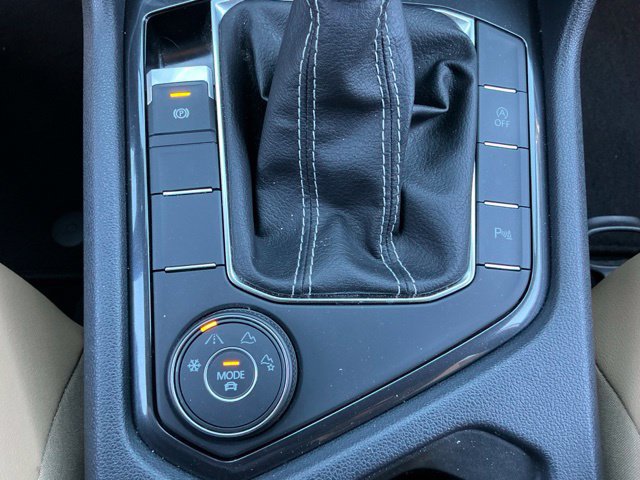 Certified 2023 Volkswagen Tiguan SE R-Line AWD/4WD image 27