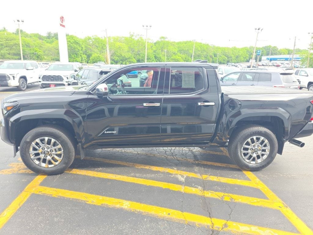 Certified 2025 Toyota Tacoma Limited w/ Tow Tech Package AWD/4WD image 8