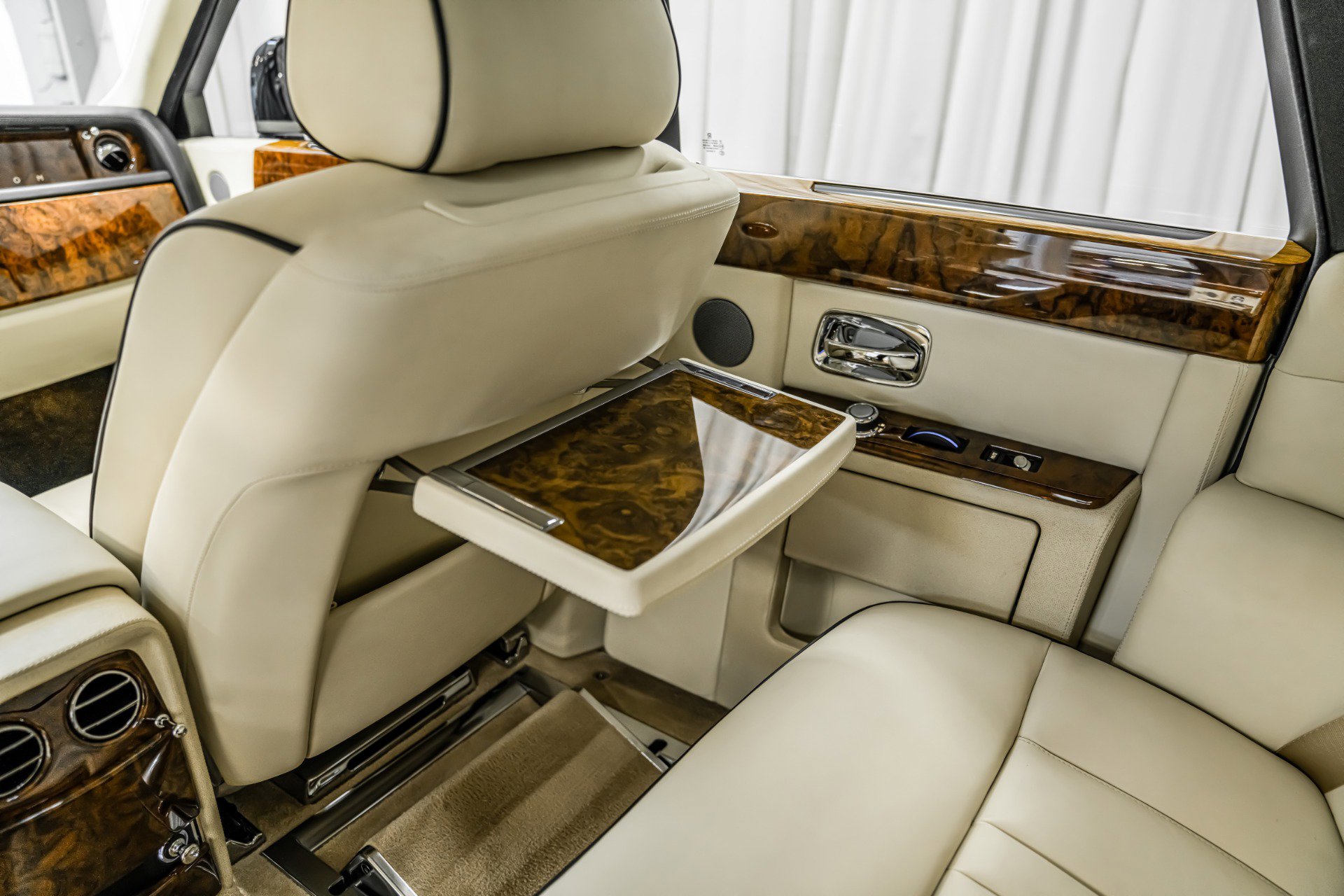 Used 2013 Rolls-Royce Phantom Sedan image 14