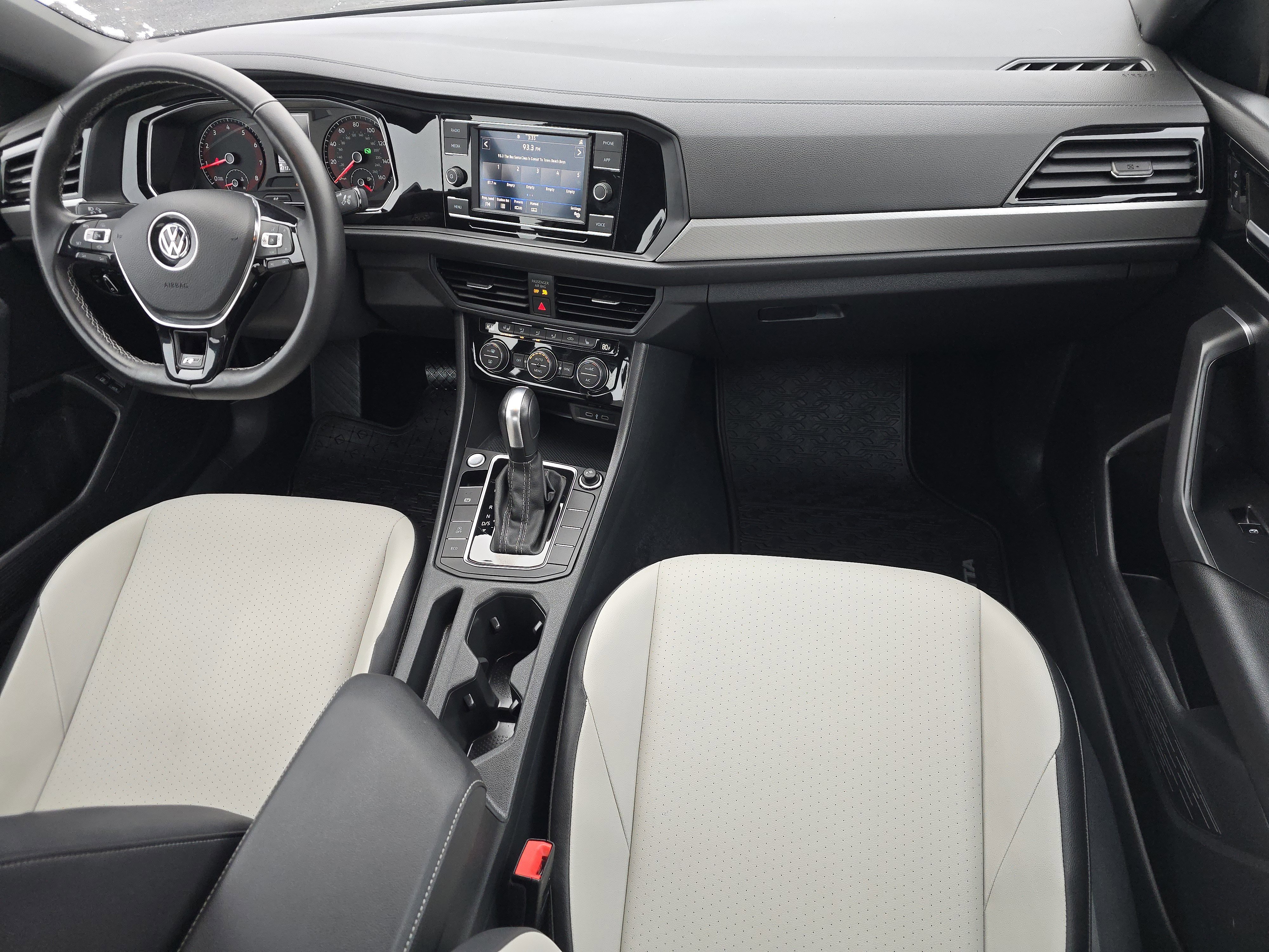 Certified 2021 Volkswagen Jetta R-Line w/ R-Line Cold Weather Package image 17