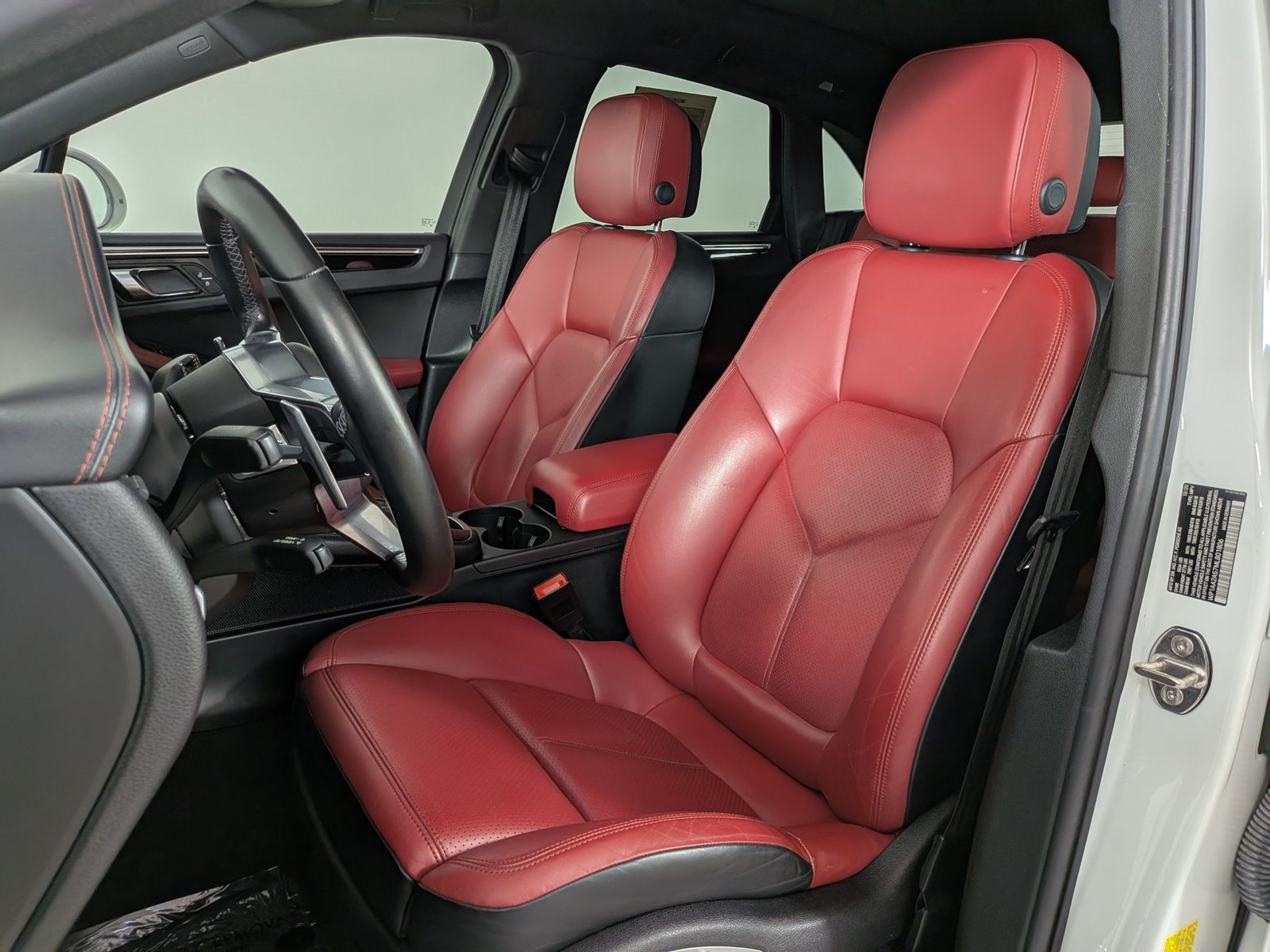 Certified 2021 Porsche Macan AWD/4WD image 5
