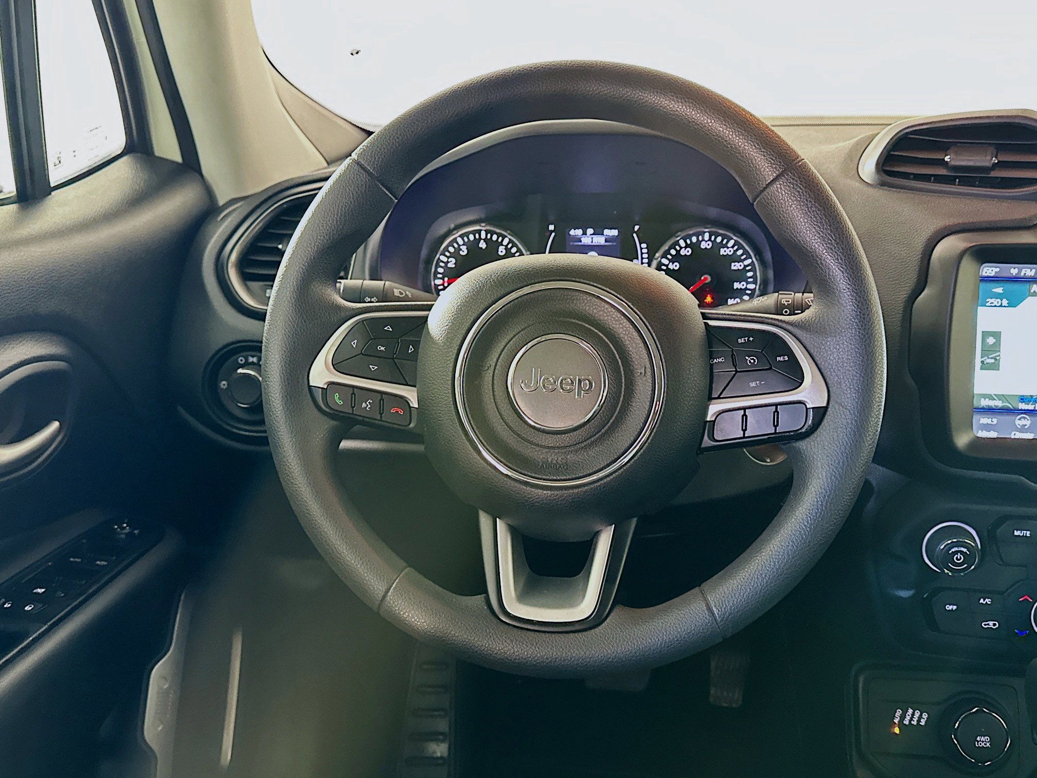 Used 2023 Jeep Renegade Latitude image 17