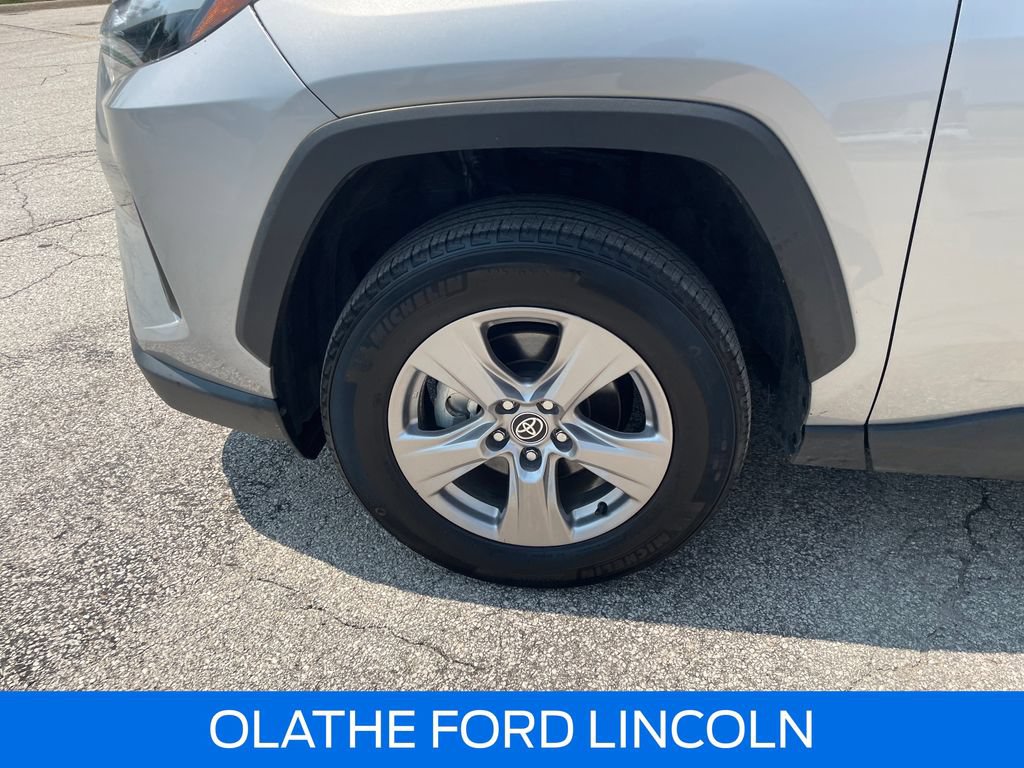 Used 2025 Toyota RAV4 XLE AWD/4WD image 24