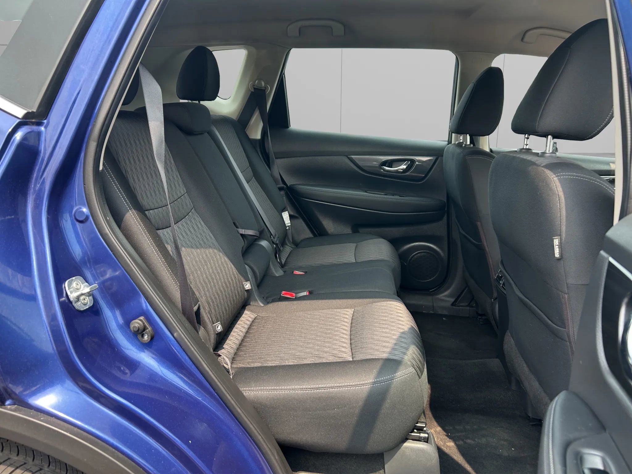 Used 2018 Nissan Rogue S image 14