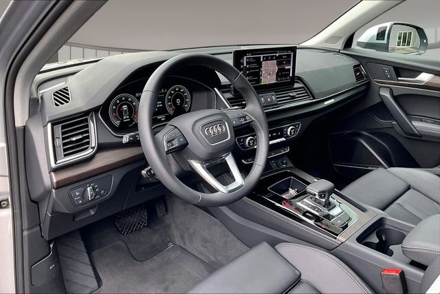 Used 2025 Audi Q5 2.0T Premium Plus w/ Premium Plus Package AWD/4WD image 17