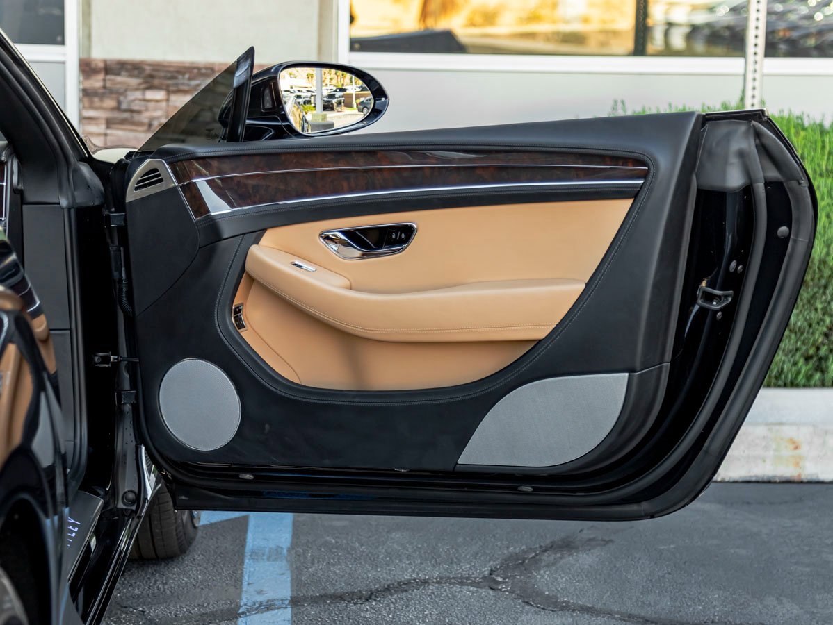 Used 2021 Bentley Continental GT image 27