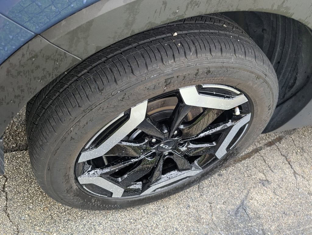 Used 2024 Kia Telluride S w/ S Sunroof Package FWD image 16