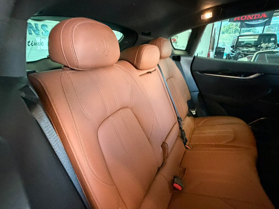 Used 2023 Maserati Levante GT AWD/4WD image 42
