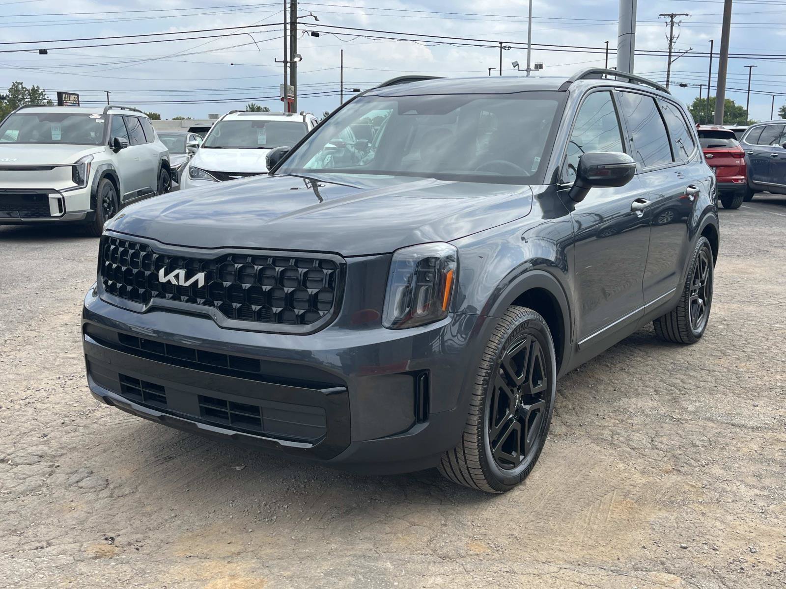 Used 2024 Kia Telluride EX X-Line AWD/4WD image 3