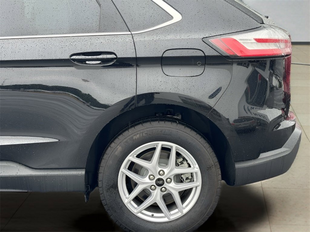Used 2023 Ford Edge SEL image 39