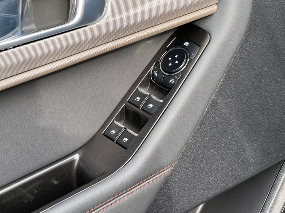 Used 2026 Ford Explorer Active w/ Active Comfort Package image 17