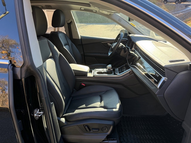 Used 2023 Audi Q8 Prestige w/ Prestige Package image 22
