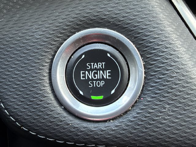 Used 2025 Chevrolet Equinox LT w/ Safety and Technology Package FWD image 18