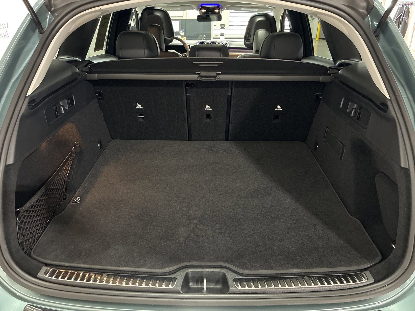 Used 2025 Mercedes-Benz GLC 300 4MATIC image 28