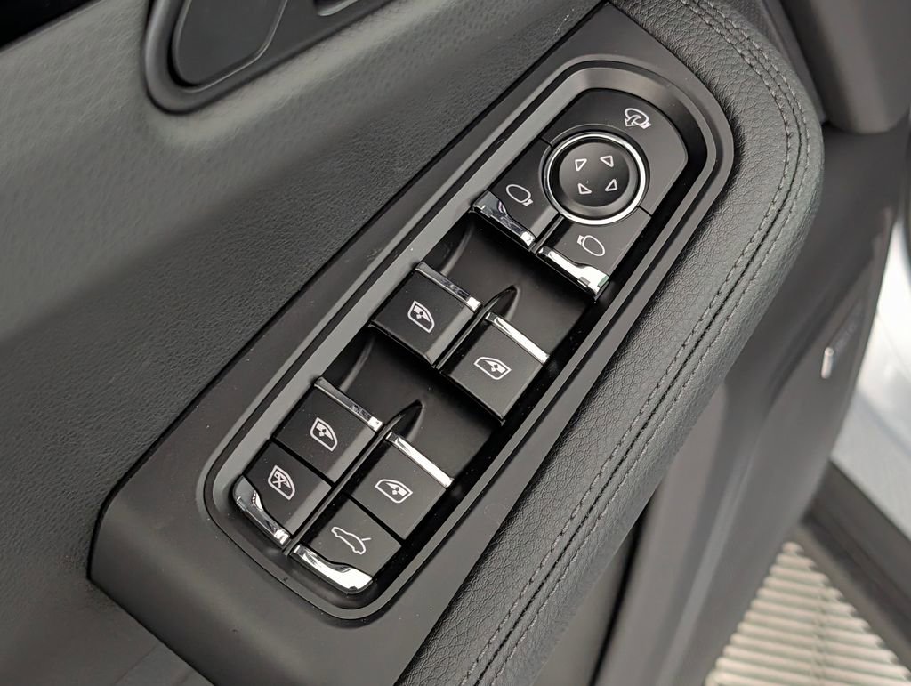 New 2026 Porsche Macan image 27