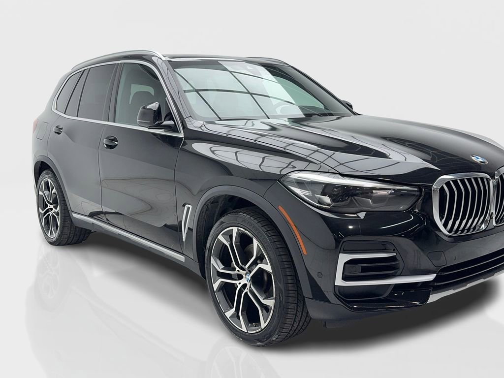Used 2023 BMW X5 sDrive40i w/ Parking Assistance Package image 2