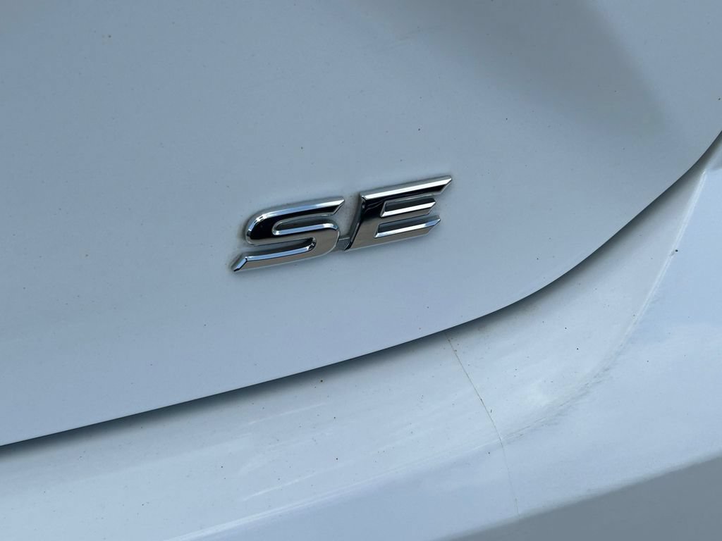 Used 2025 Toyota Camry SE w/ Convenience Package FWD image 13