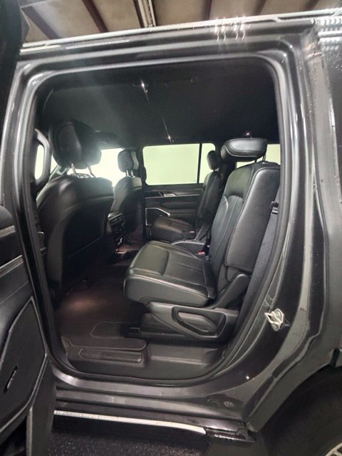 Used 2024 Jeep Wagoneer Series II AWD/4WD image 27