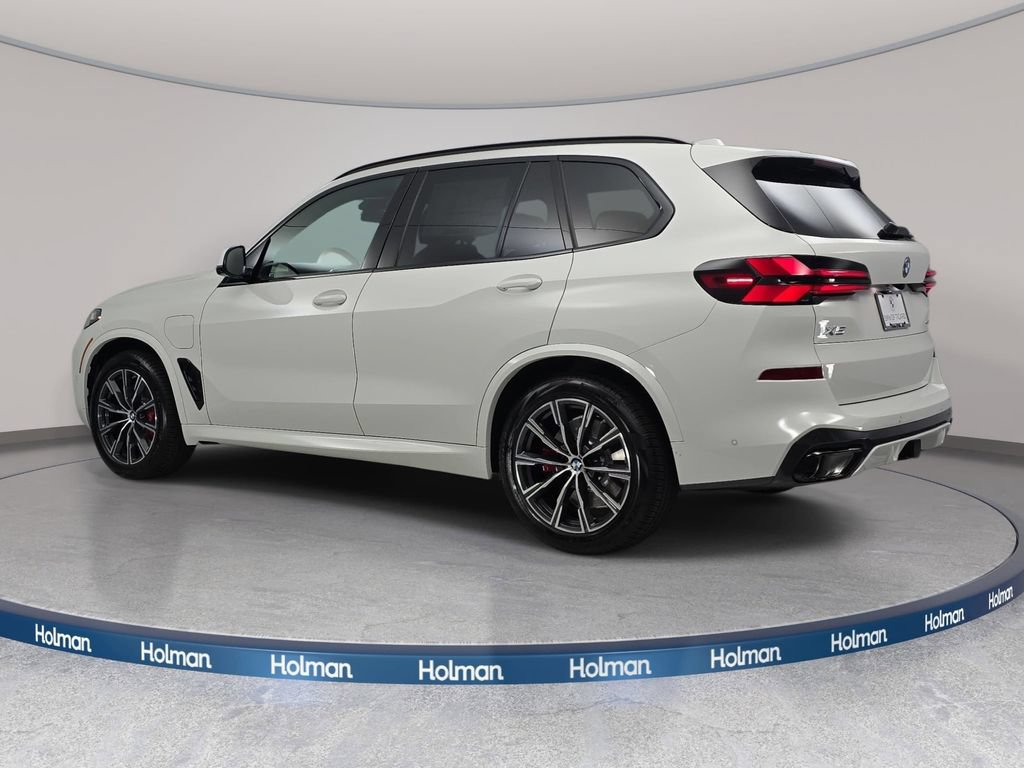 New 2026 BMW X5 xDrive50e w/ M Sport Package AWD/4WD image 7