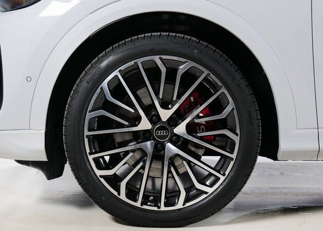 New 2025 Audi SQ5 Prestige image 31