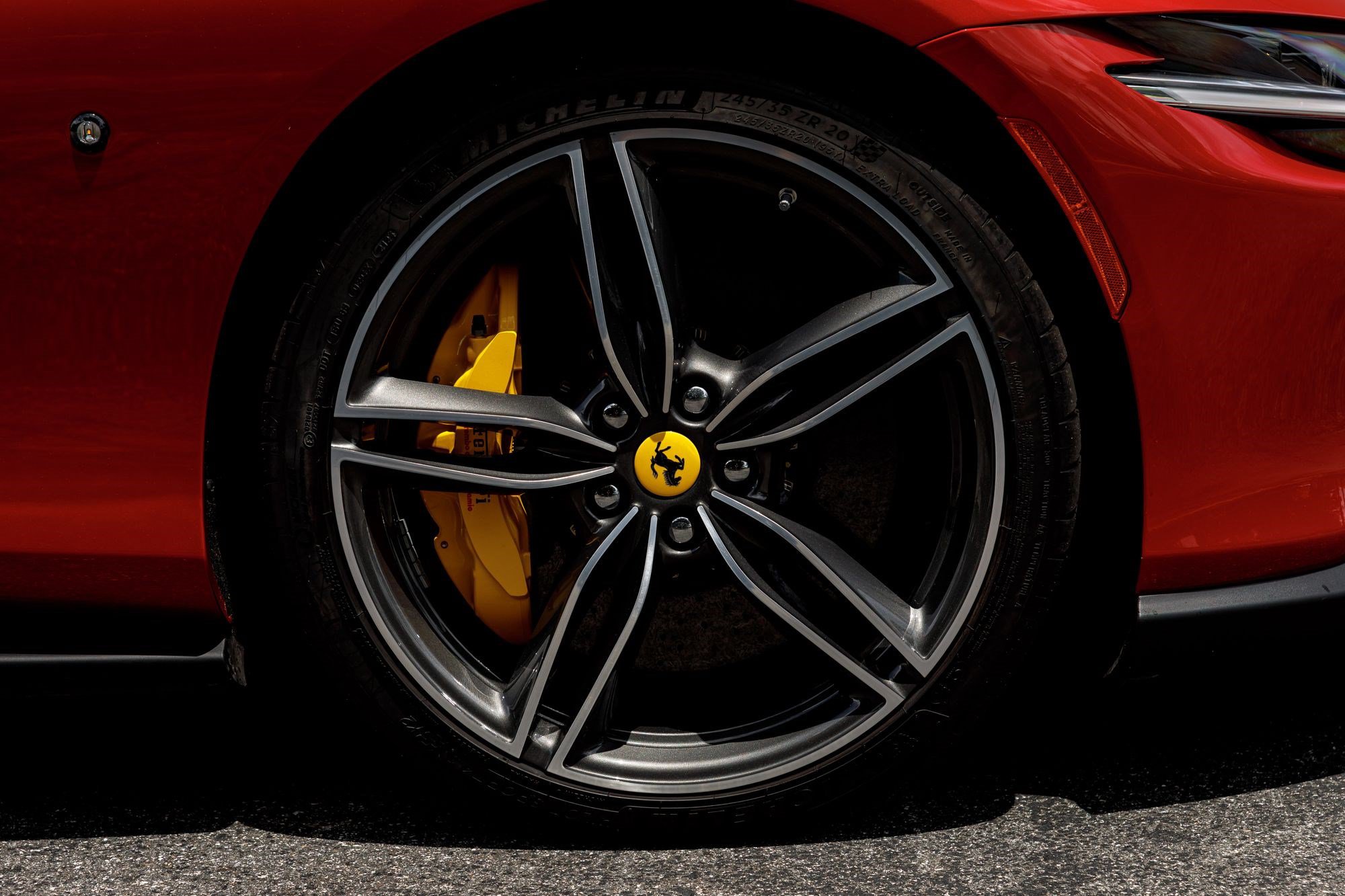 Used 2025 Ferrari Roma Spider RWD image 41