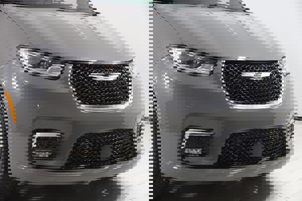 Used 2024 Chrysler Pacifica Pinnacle image 42