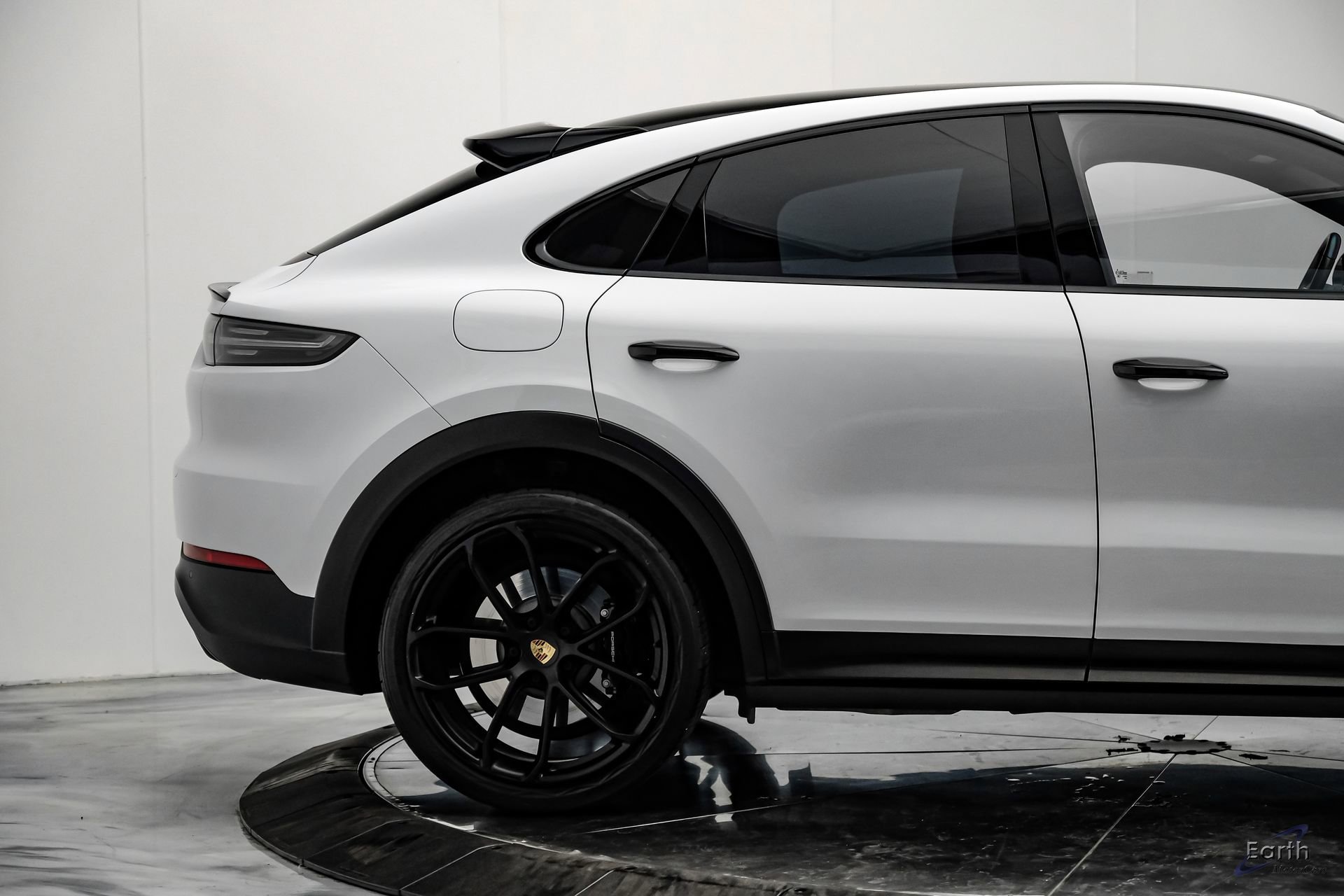 Used 2022 Porsche Cayenne Turbo image 19