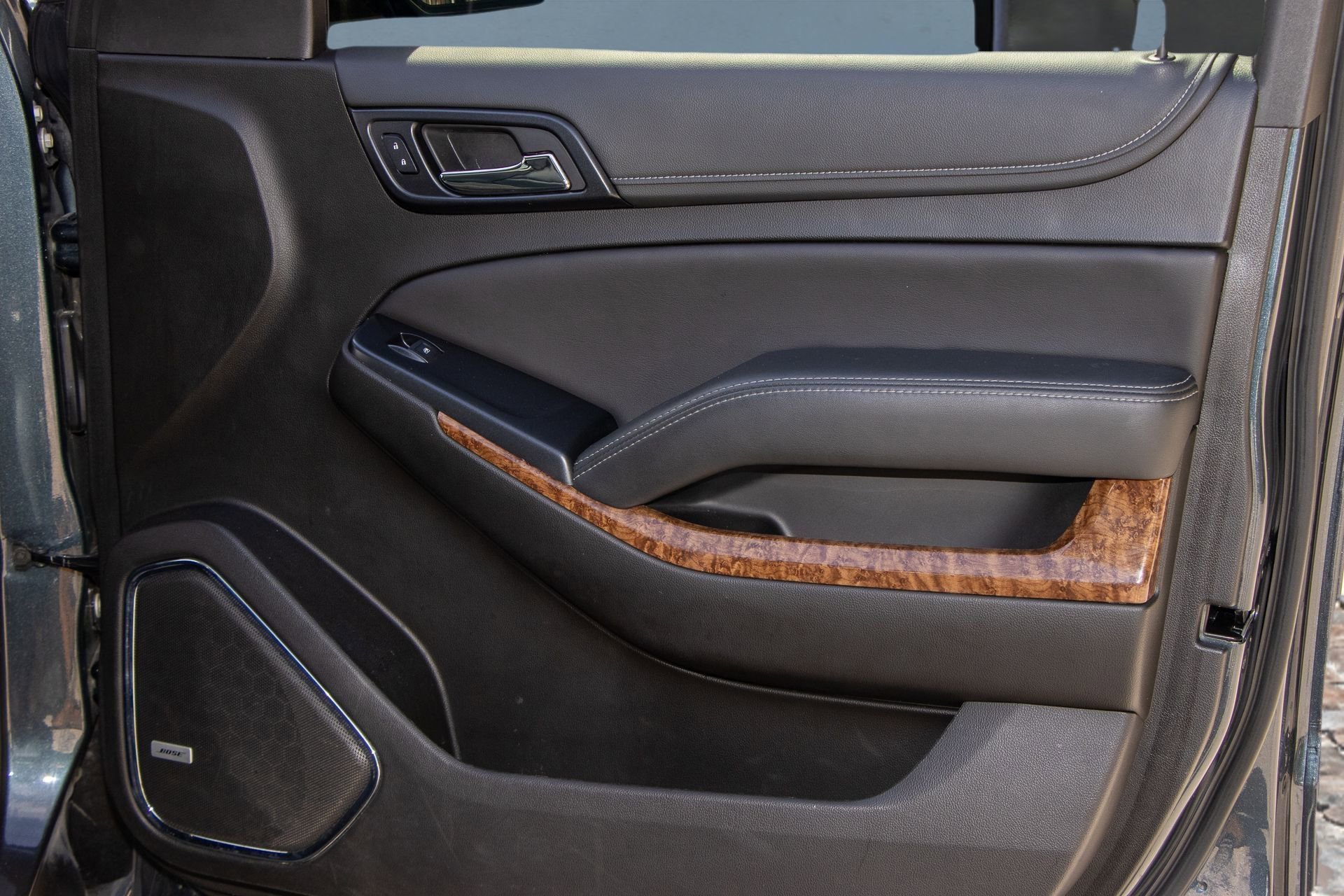 Used 2019 Chevrolet Suburban Premier w/ RST 6.2L Performance Edition image 31